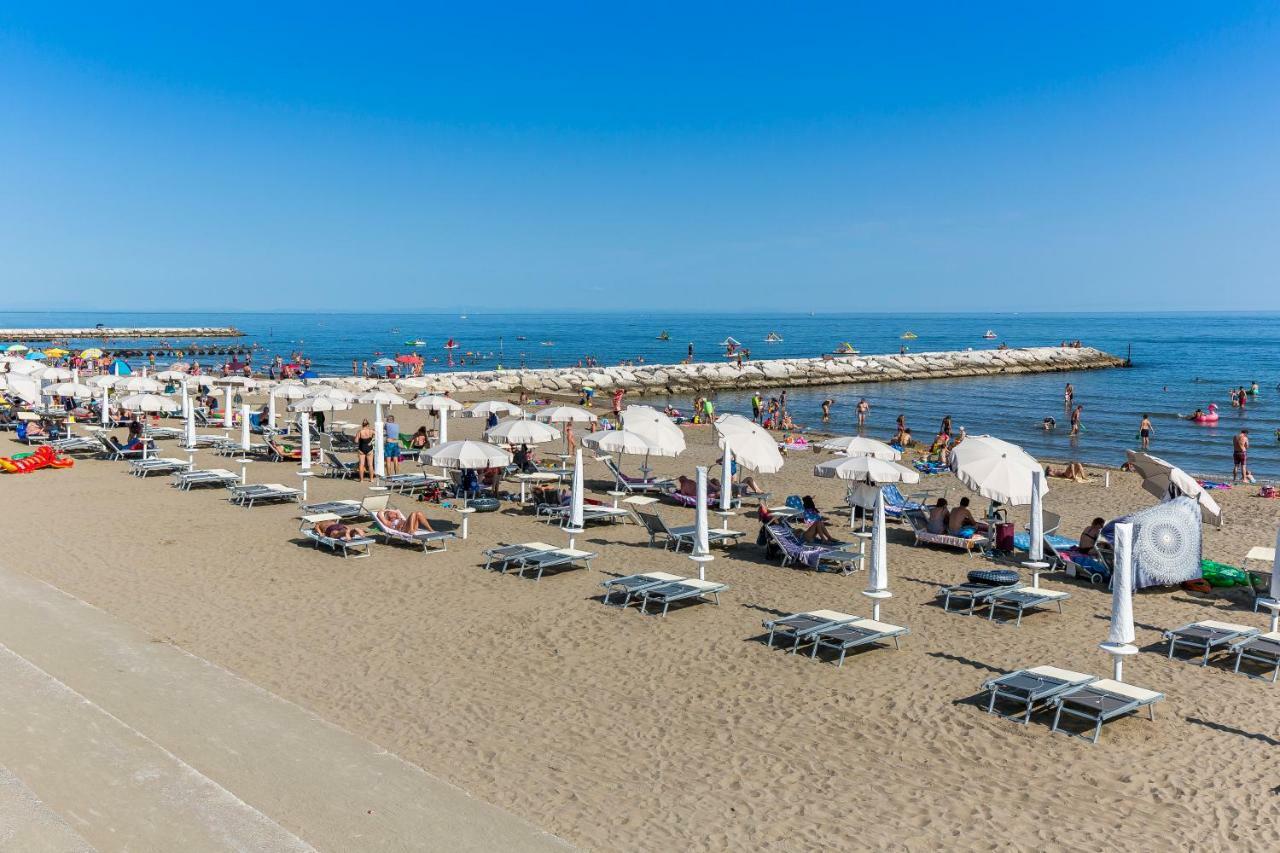Olmi Lido Altanea Apartment Caorle Bagian luar foto